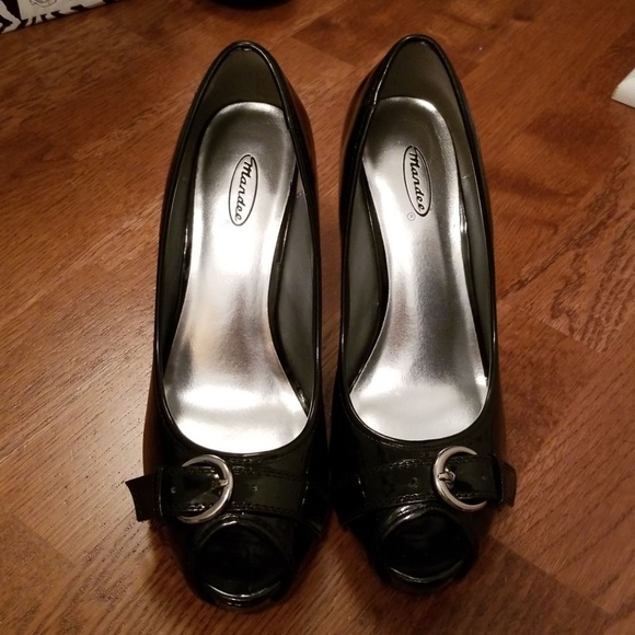 Open toe, black patent heels, size 8.5 - Picture 2 of 5